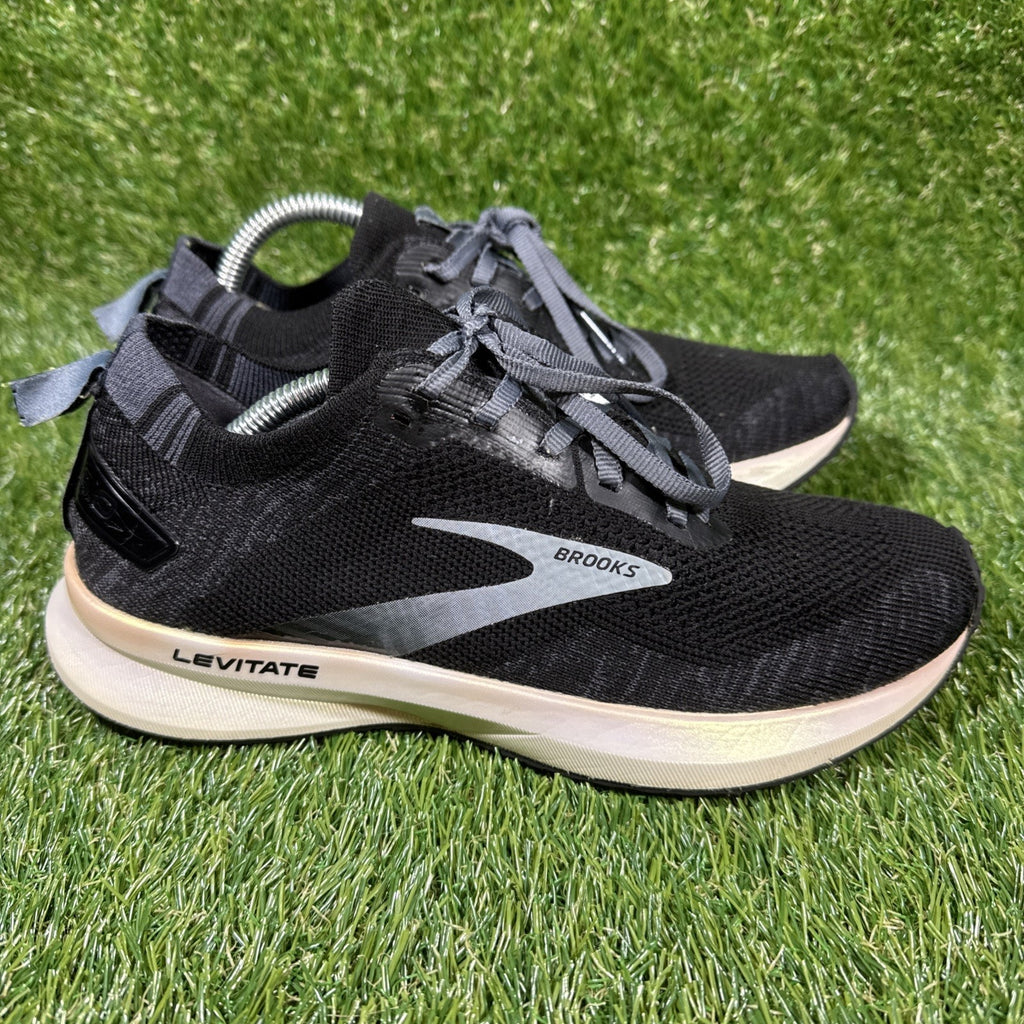 Brooks Shoes Womens 7 B Levitate 4 Athletic Running Sneakers Black Lace Up