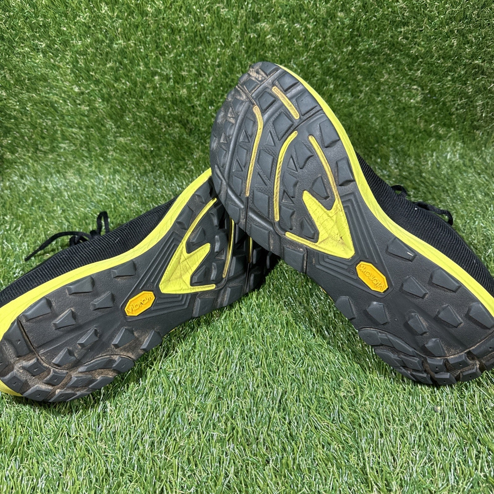 Topo Athletic MTN Racer 3 Shoes Mens Size 10 Black Lime Trail Running Vibram