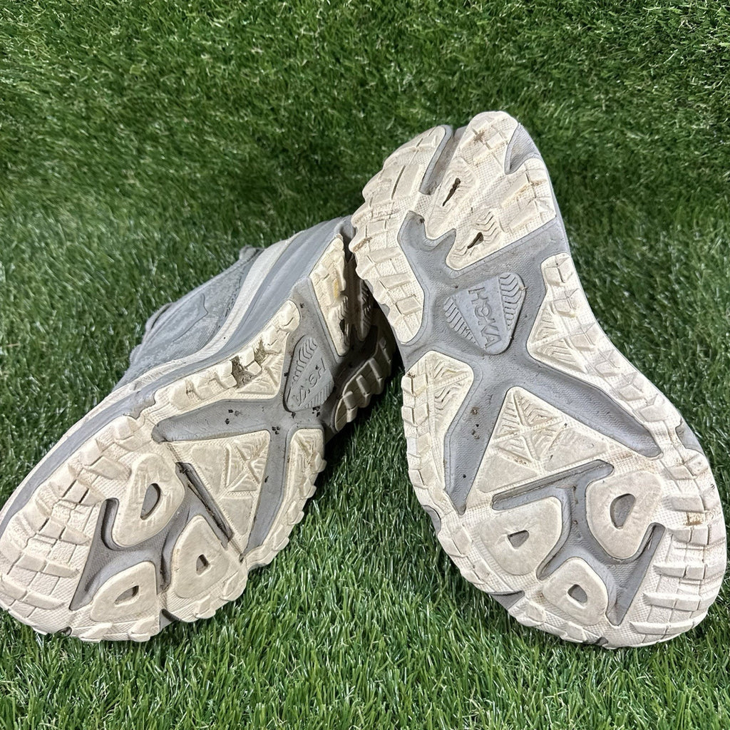 Hoka One One Women Size 6B Stinson 7 Trail Running Sneaker Grey/Silver/White