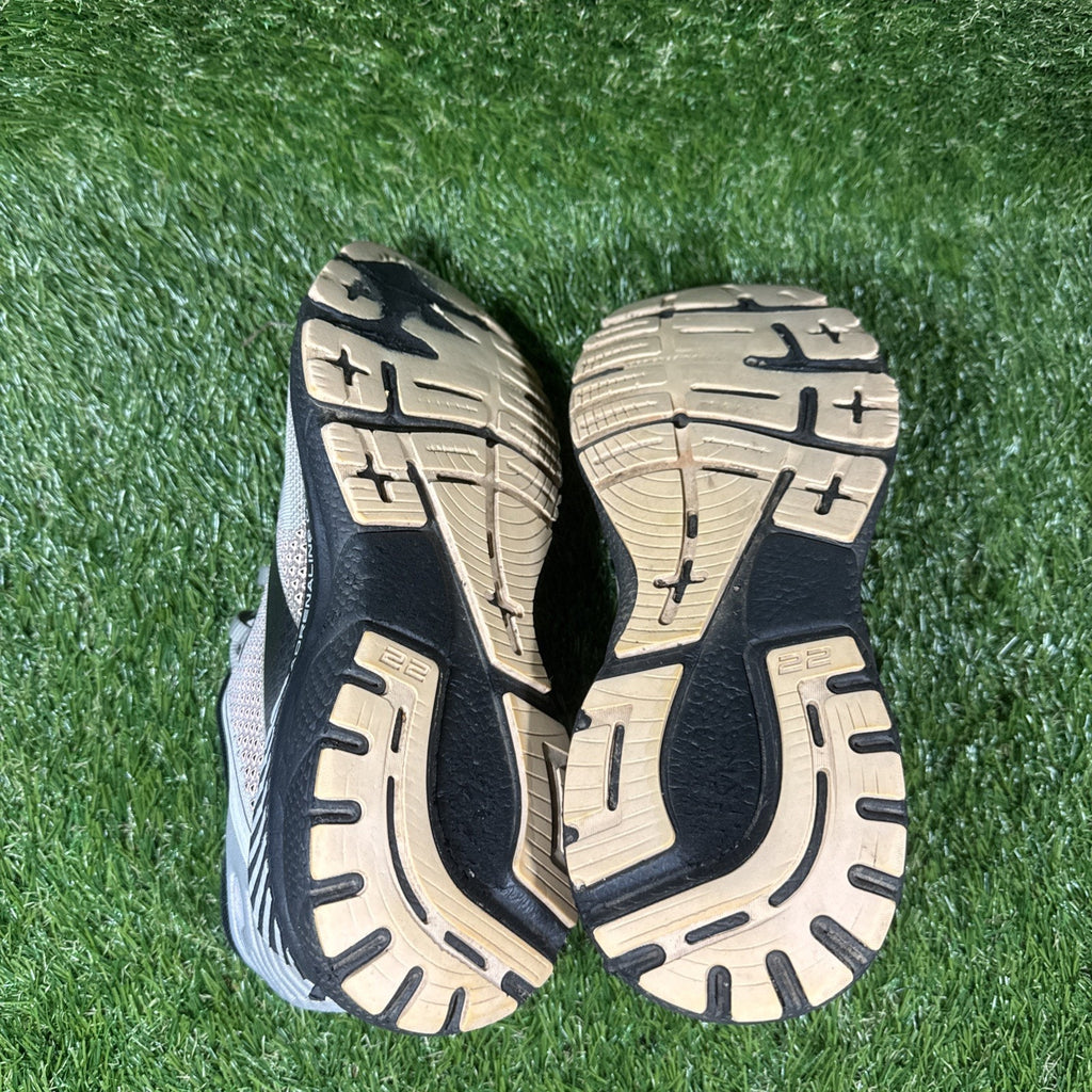 Brooks Adrenaline GTS 22 Shoes Womens Size 9 Gray Athletic Running