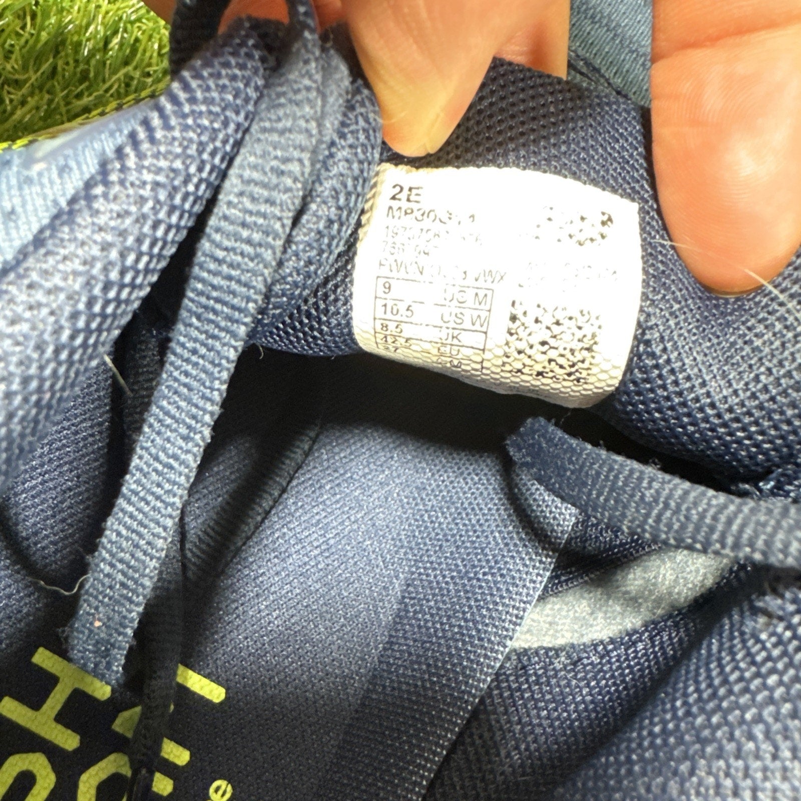 New Balance Fresh Foam X 880v14 Mens Size 9 Wide 2E Arctic Grey Limelight