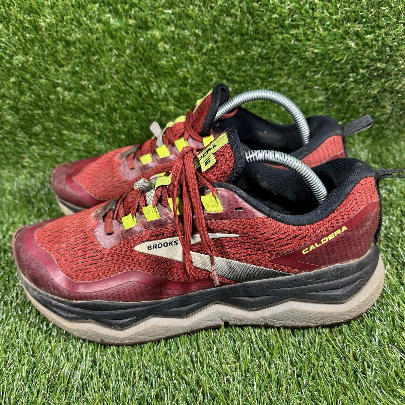 Size 11 - Mens Brooks Caldera 5 Red EUC Running Athletic Trail Shoes