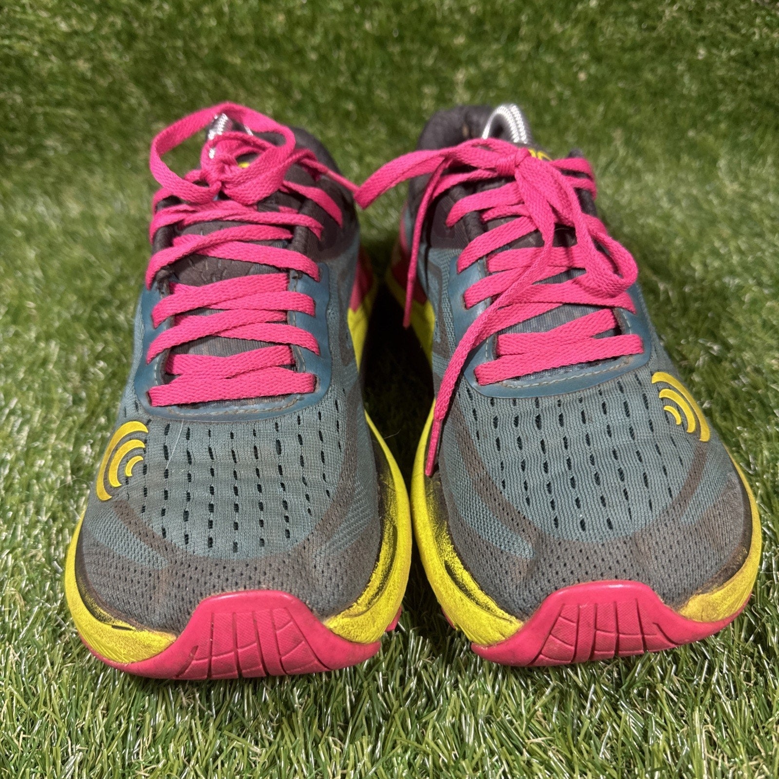 Topo Athletic Ultrafly 3 Womens Size 6.5 Shoes Emerald Fuchsia Running Sneakers