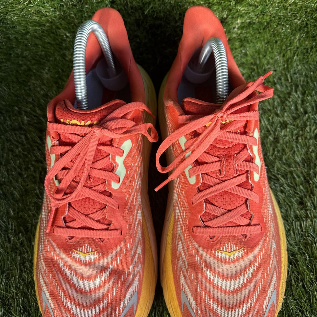 Hoka One One Arahi 6 Men's 9 D Running Shoes Walking Gym Fiesta/Amber Used.
