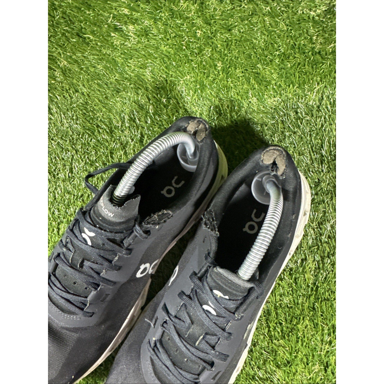 ON Cloudflow 4 Black White W Size 11 Running Shoes Road Trail Atheletic Gym Shoe