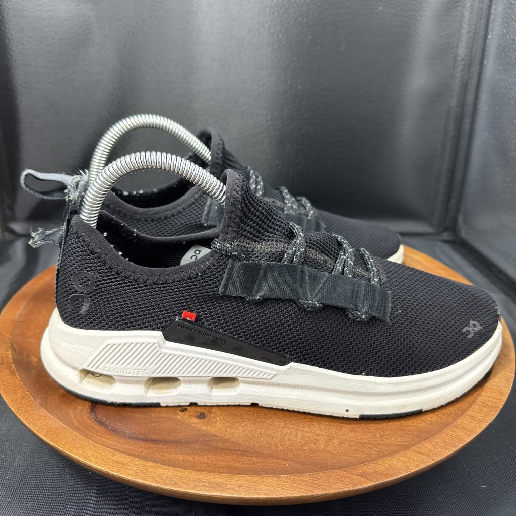 ON Cloud Shoes Women's 8 Cloudeasy Sneaker Black White 76.98441