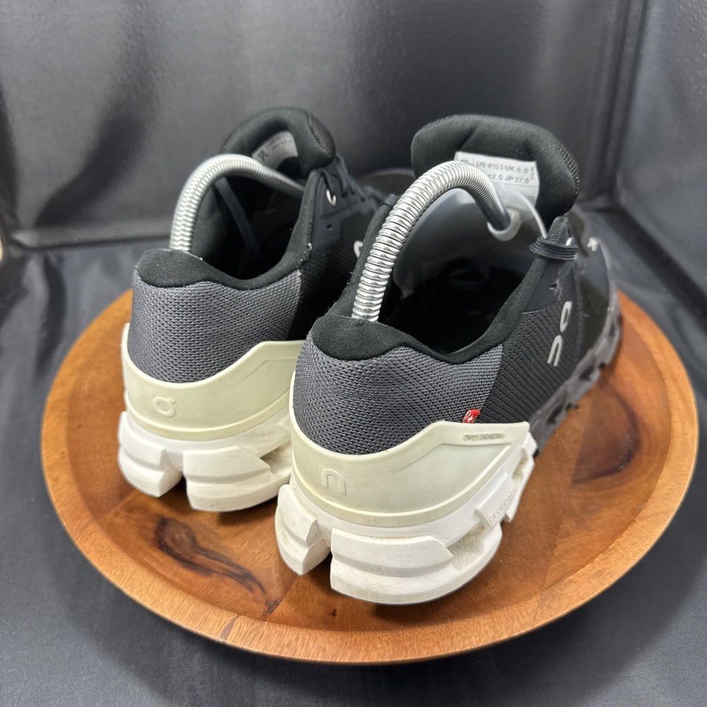 On Cloudflyer 4 Running Shoes Womens Size 10.5 Black White Sneaker 71.9867