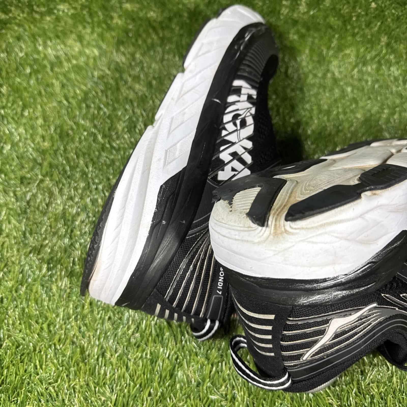 Hoka One One Bondi 7 Black Running Shoes Sneakers 10.5 Women 1110519 BWHT