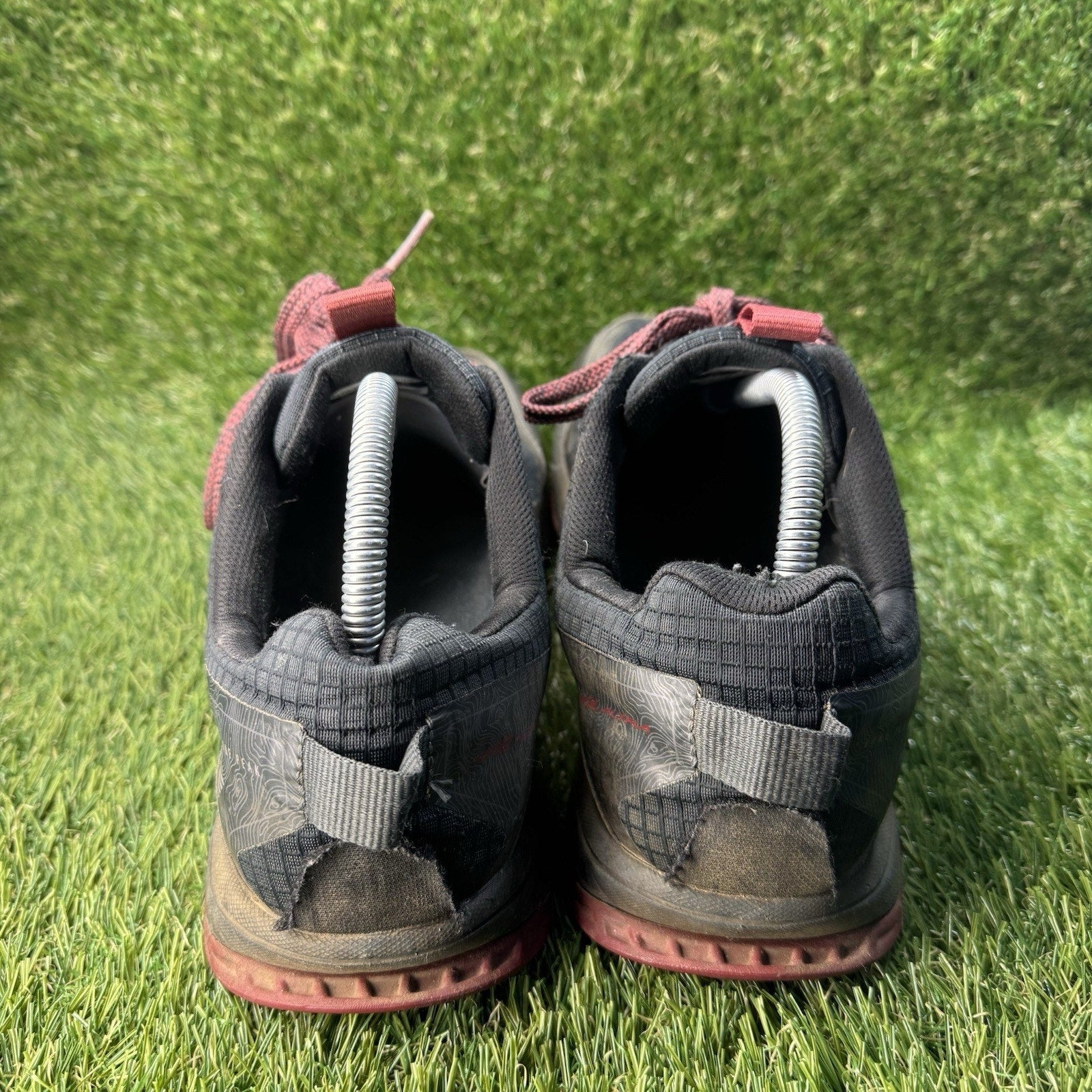 Altra Lone Peak 6 Trail Running Shoes Men's Size 9.5 Wide Black Burgundy Sneaker
