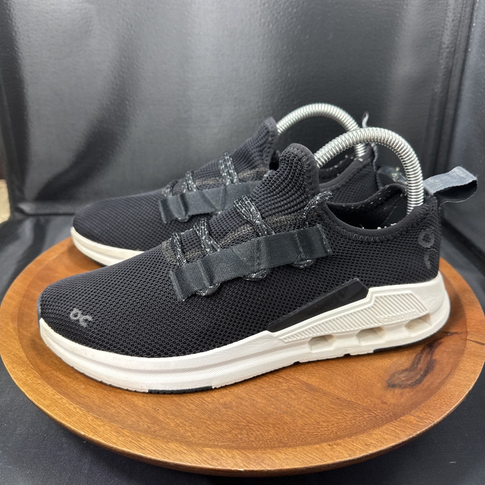 ON Cloud Shoes Women's 8 Cloudeasy Sneaker Black White 76.98441