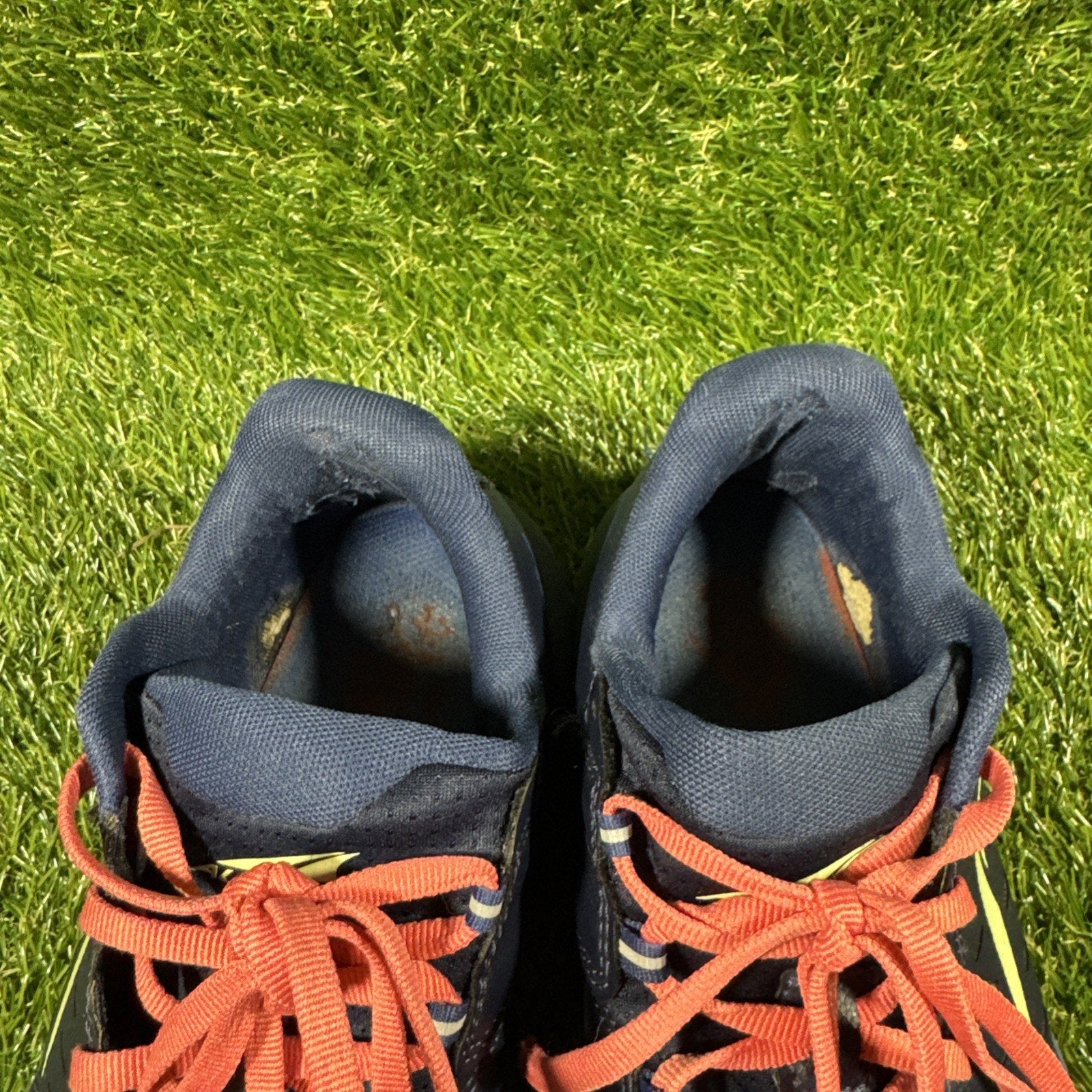 Altra Superior 5 Women's Size 9 Trail Running Shoes Navy Blue Foot Shape