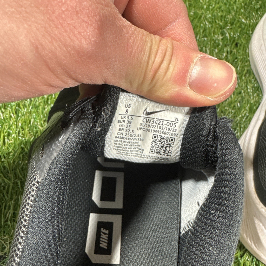 Nike Zoom Winflo 8 Women's Running Walking Shoes Black White Size 8 CW3421-005