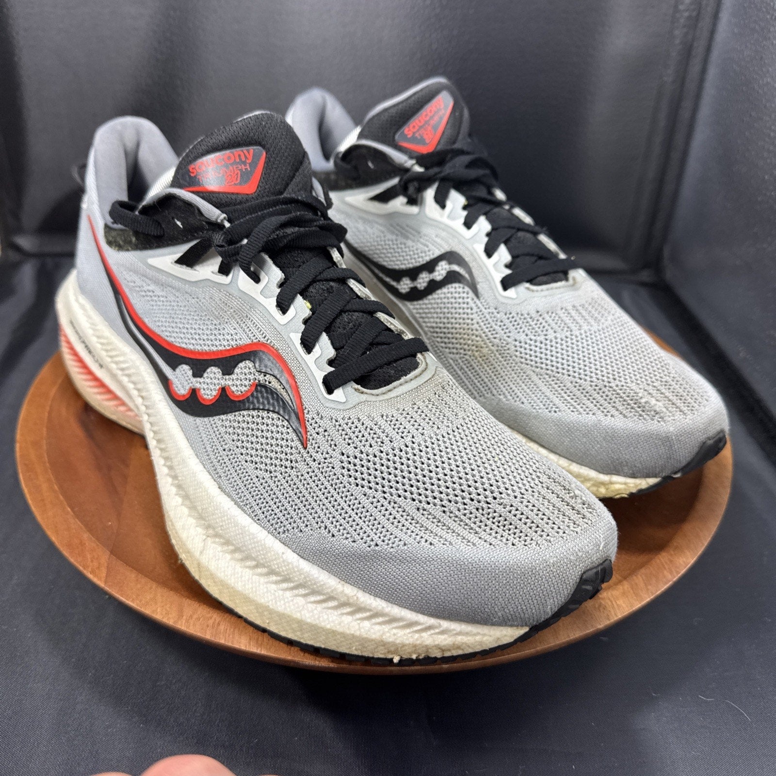 Saucony Men's Triumph 21 Sneakers, Concrete/Blk, 10.5 US, USED