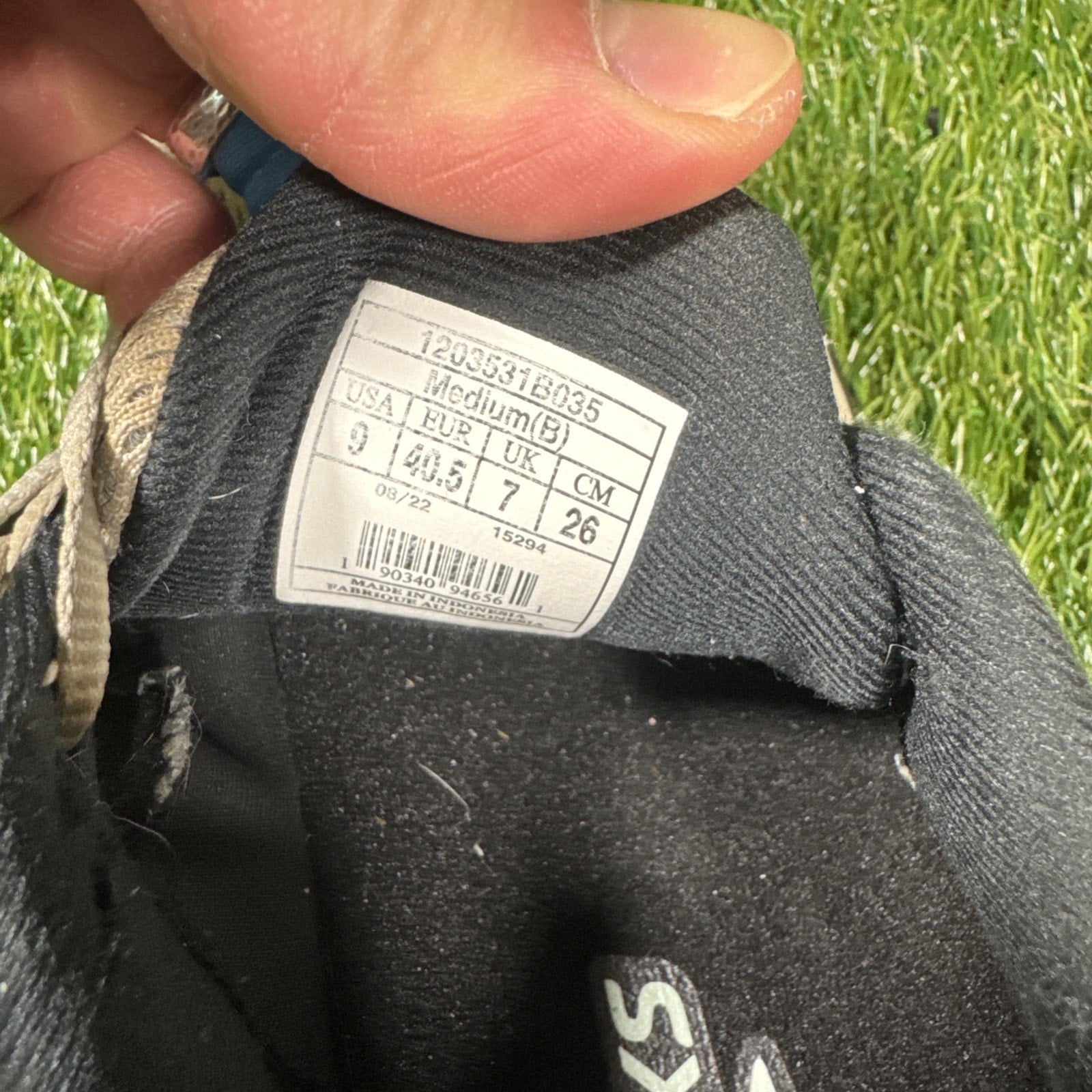 Brooks Adrenaline GTS 22 Shoes Womens Size 9 Gray Athletic Running