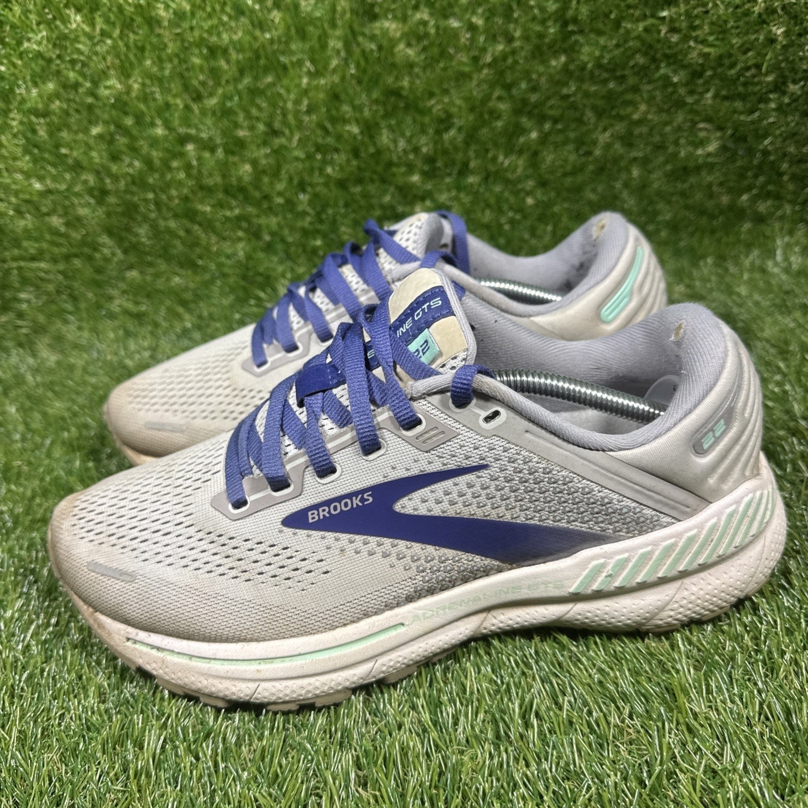 Brooks Adrenaline GTS 22 Running Shoes Womens Size 8D Wide Sneakers Training