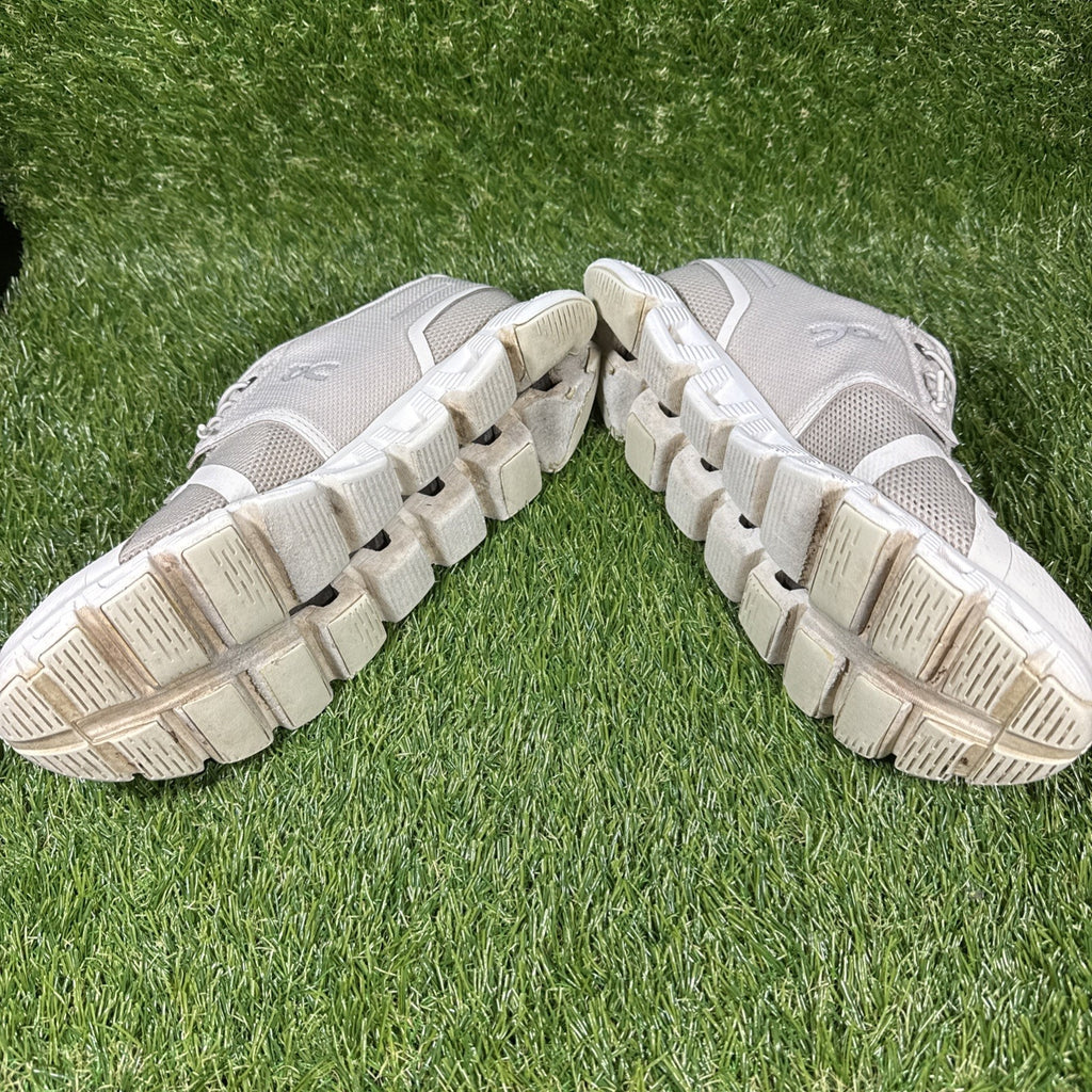 On Cloud 5 Running Shoes Sneakers Womens Size 8.5 Pearl White 59.98773