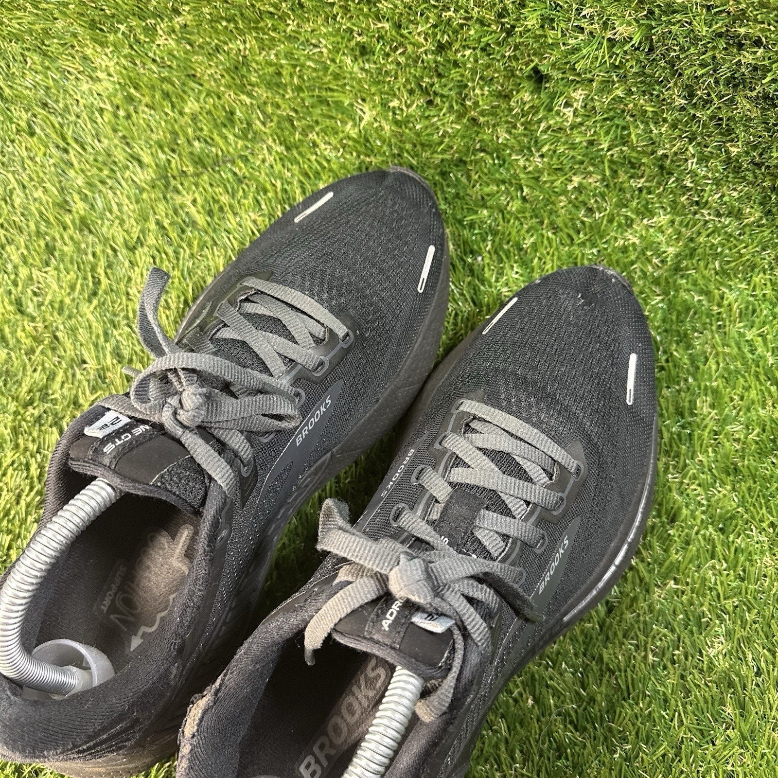 Brooks Adrenaline GTS 22 Womens 9.5 B Triple Black Running Shoes Sneakers