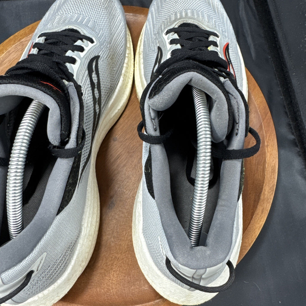 Saucony Men's Triumph 21 Sneakers, Concrete/Blk, 10.5 US, USED