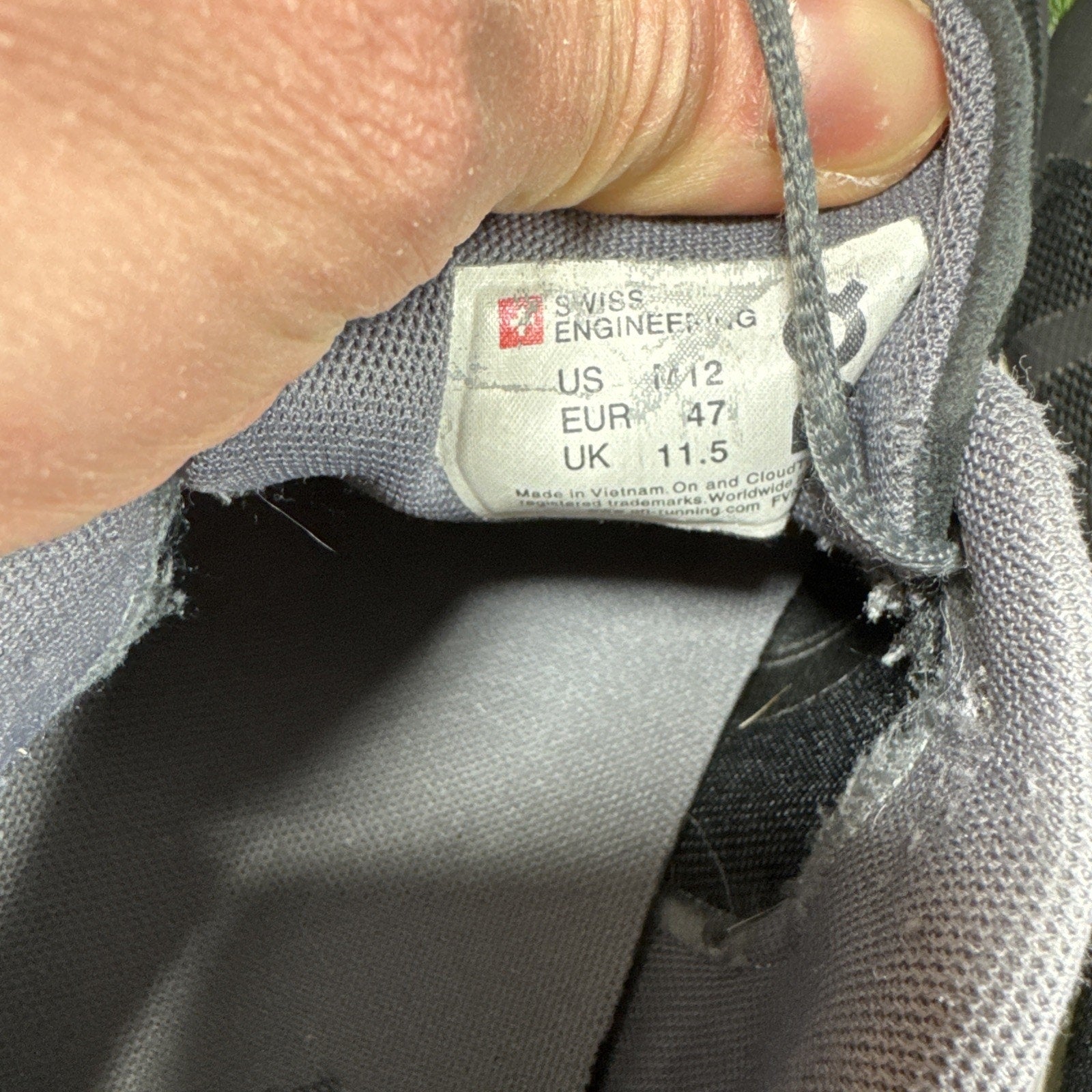 On Cloud 5 Black White Athletic Running Shoes Sneakers Mens 12 US