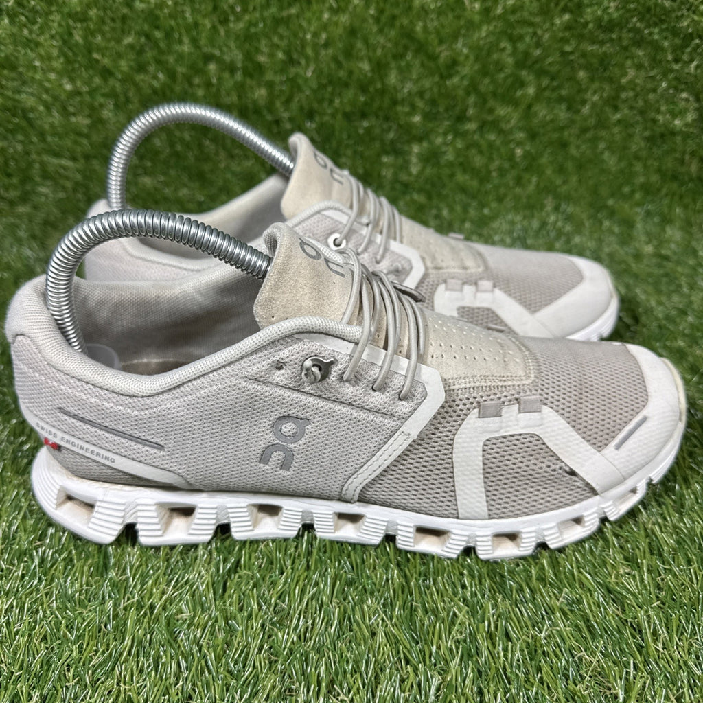 On Cloud 5 Running Shoes Sneakers Womens Size 8.5 Pearl White 59.98773