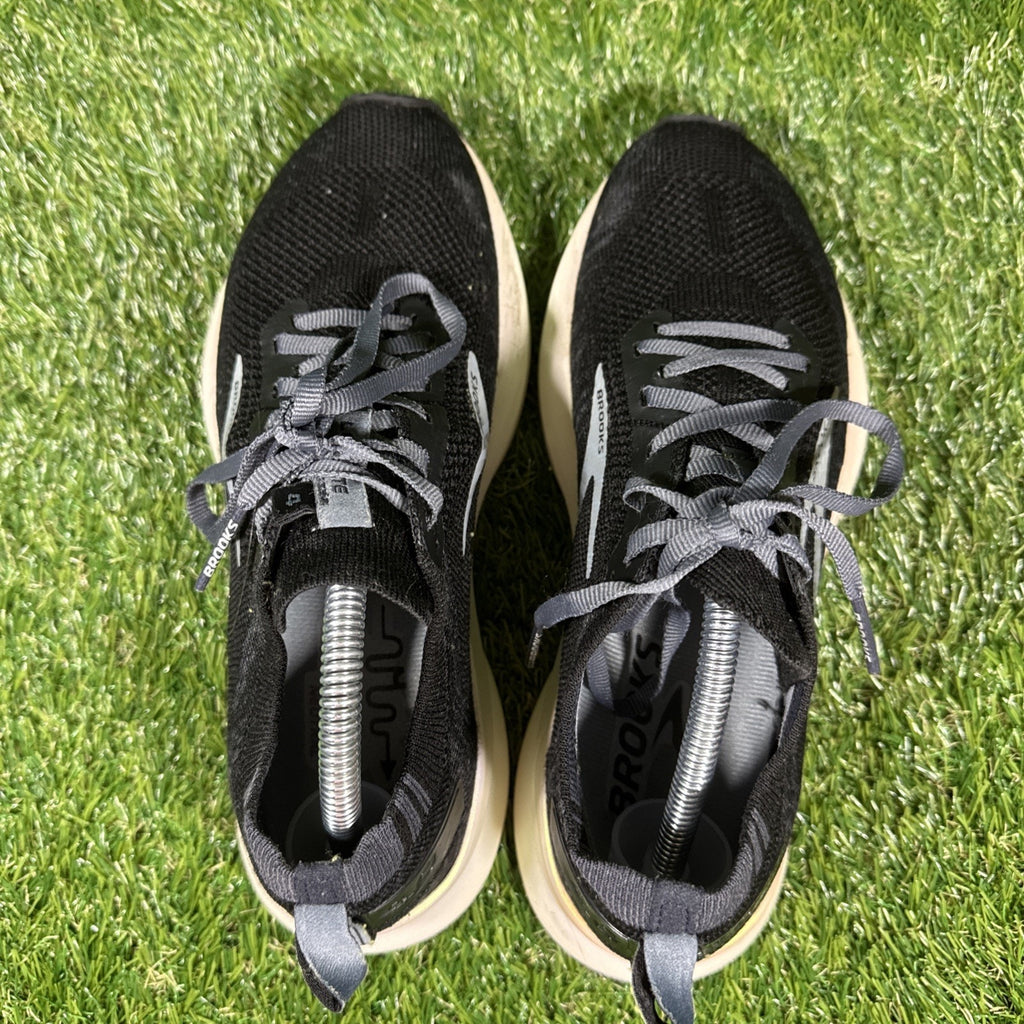 Brooks Shoes Womens 7 B Levitate 4 Athletic Running Sneakers Black Lace Up