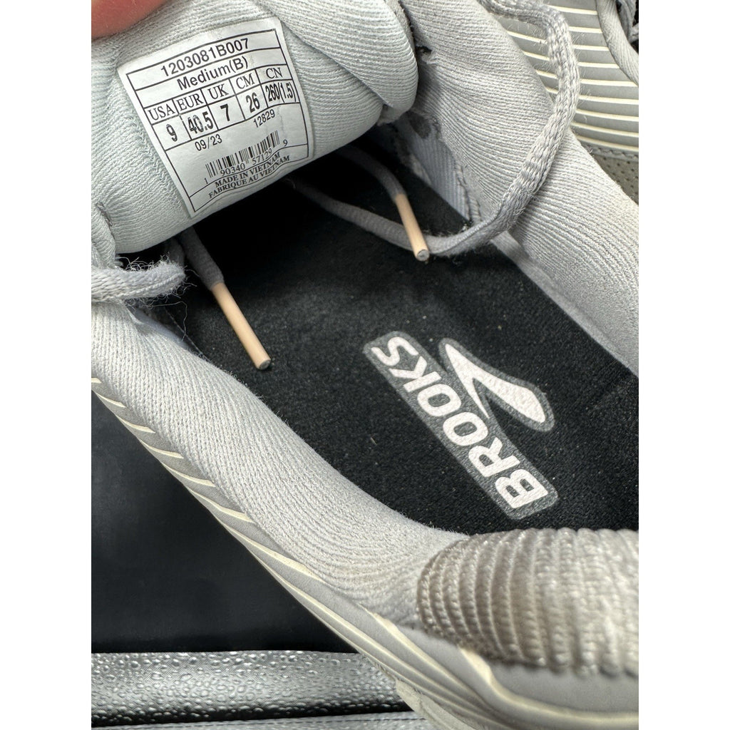 Women’s Brooks Addiction Walker Shoes Size 9 Gray 1203081B007 EUC