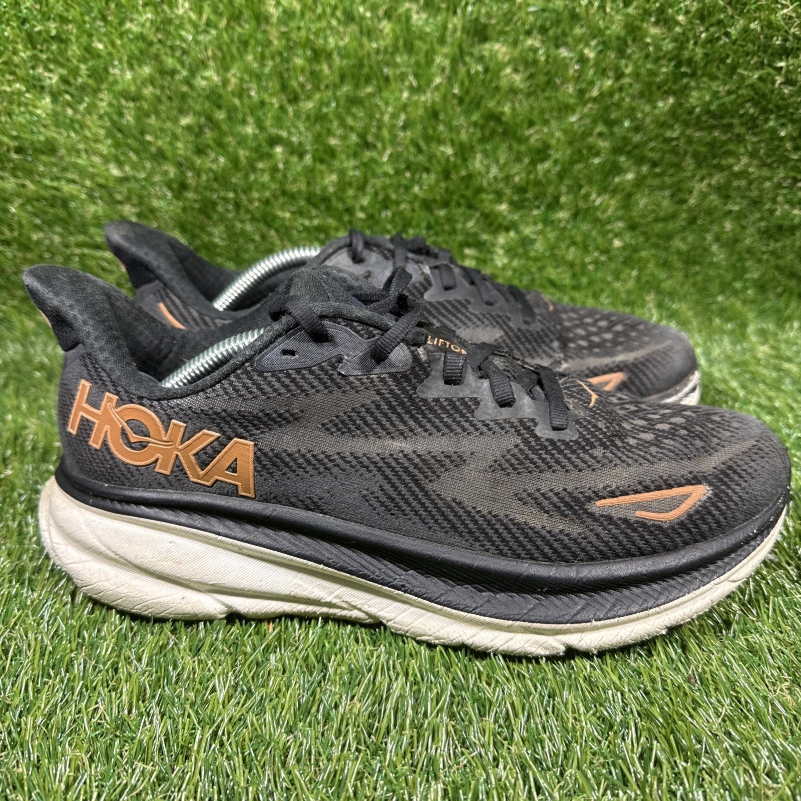 Hoka One One Clifton 9 Black Rose Gold Women’s Size 7.5 B