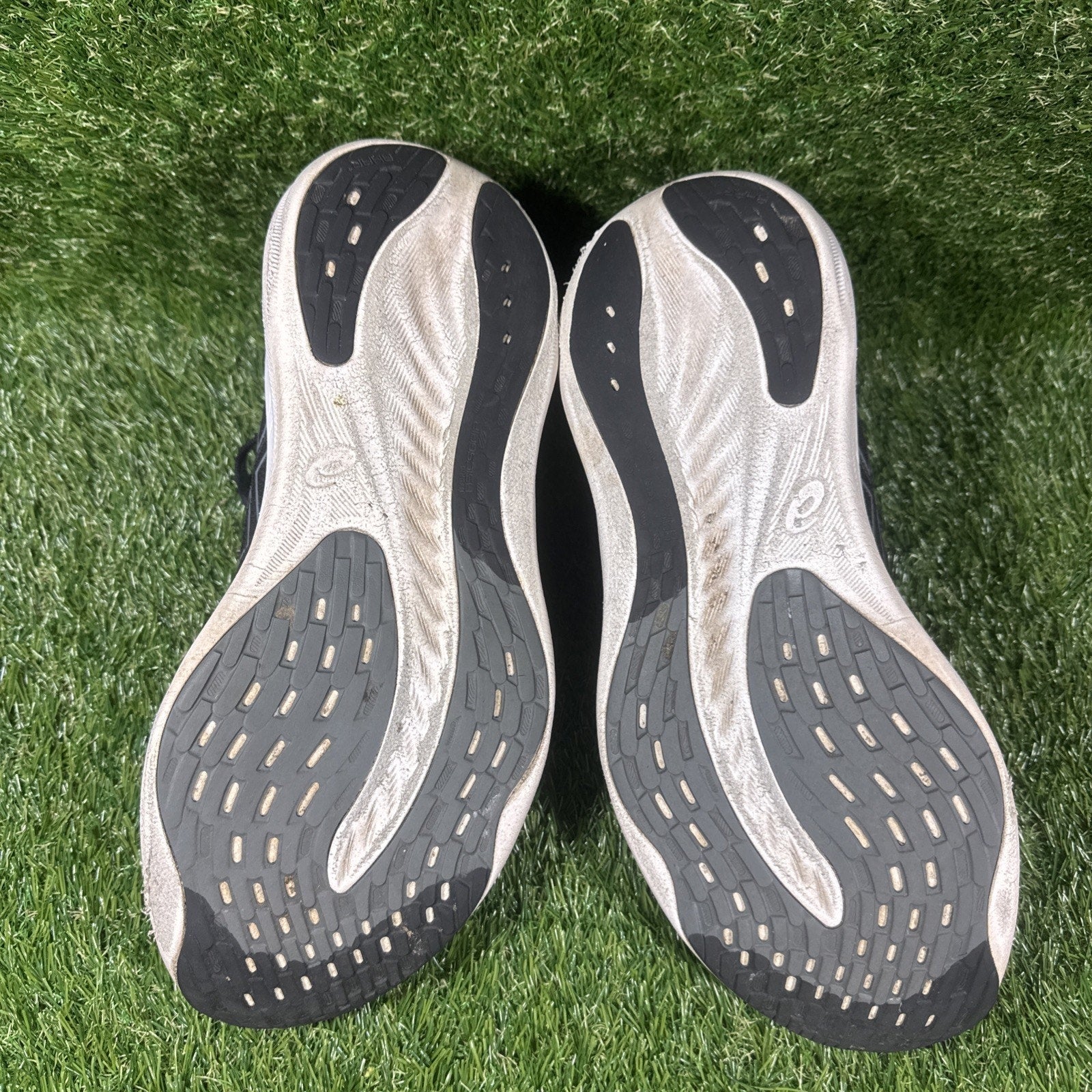 Asics Gel Nimbus 26 Shoes Mens Size 10 Black Graphic Grey Running Sneakers