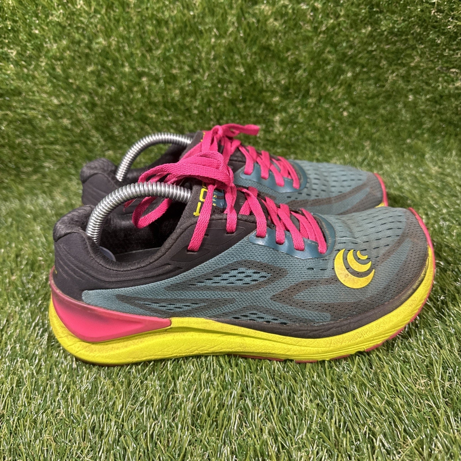 Topo Athletic Ultrafly 3 Womens Size 6.5 Shoes Emerald Fuchsia Running Sneakers