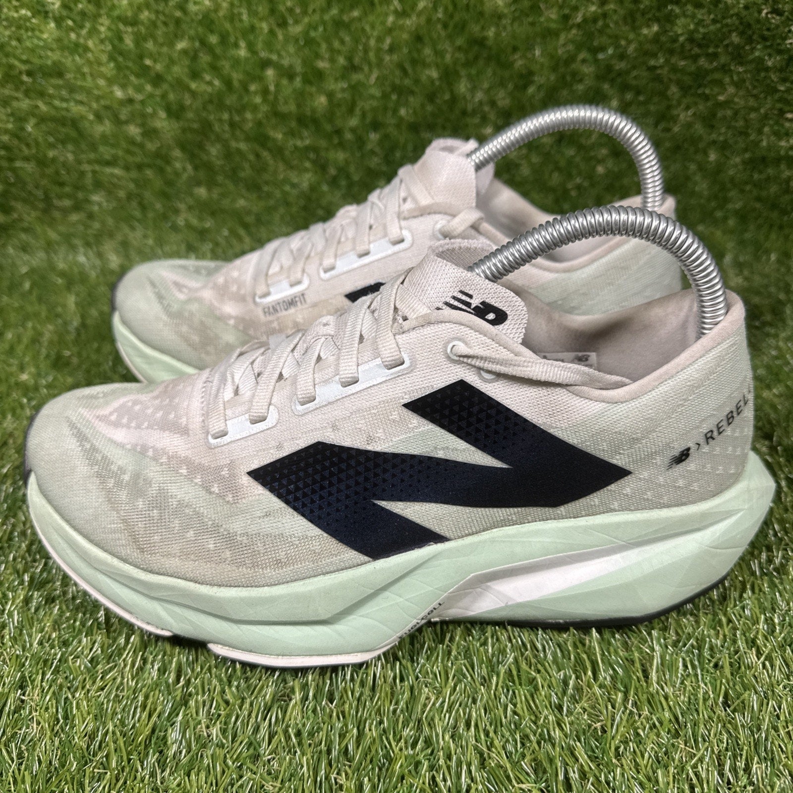 New Balance FuelCell Rebel v4 Womens Size 9 Green Blue Running Shoes Sneakers