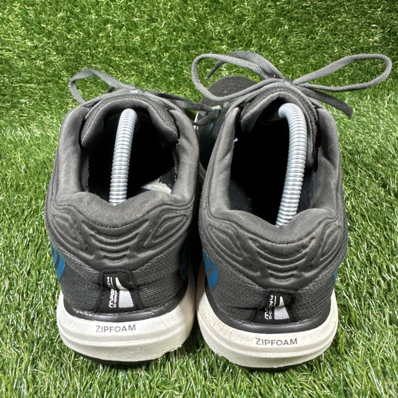 Topo Athletic Mens Magnifly 4 Black Running Shoes Sneakers Size 11