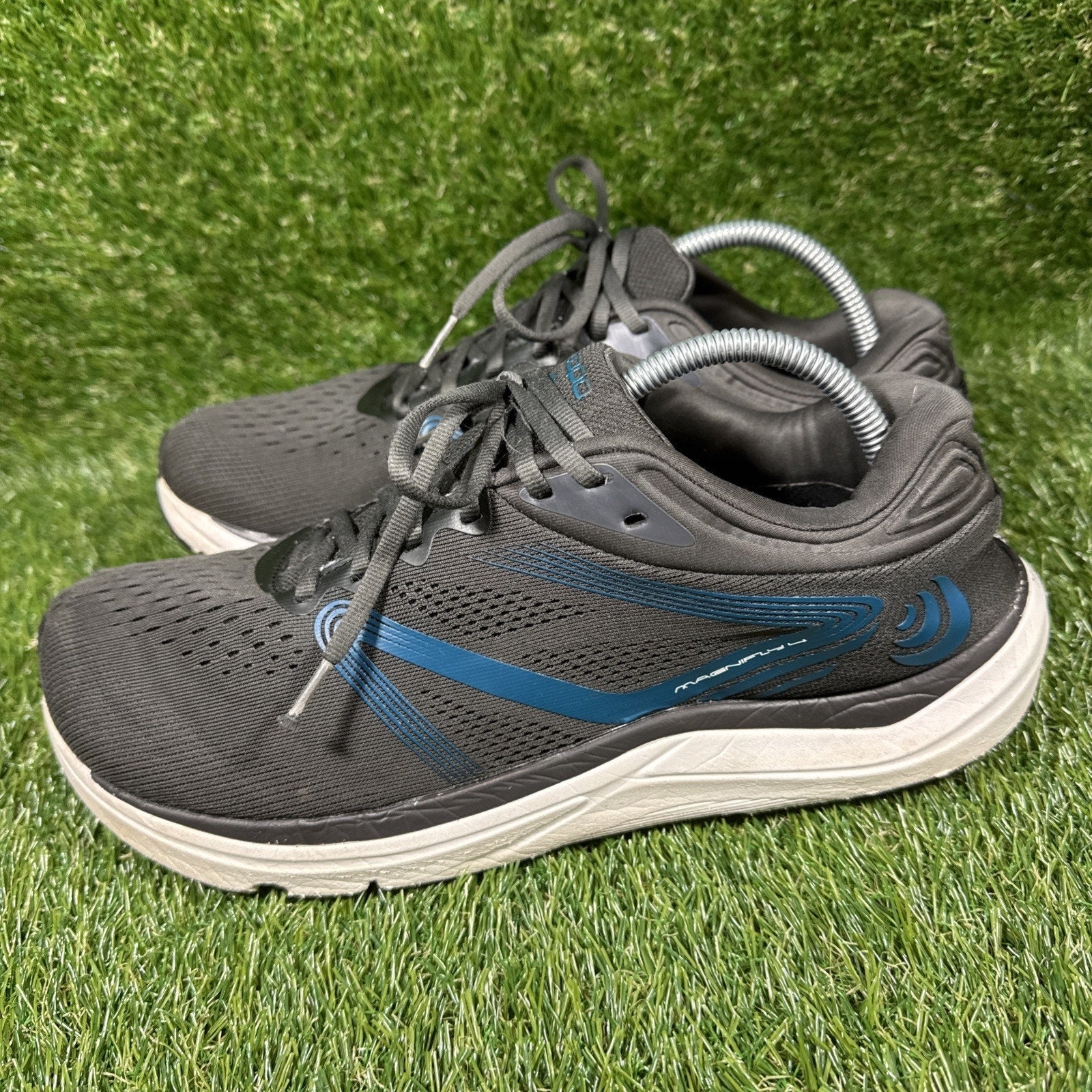 Topo Athletic Mens Magnifly 4 Black Running Shoes Sneakers Size 11