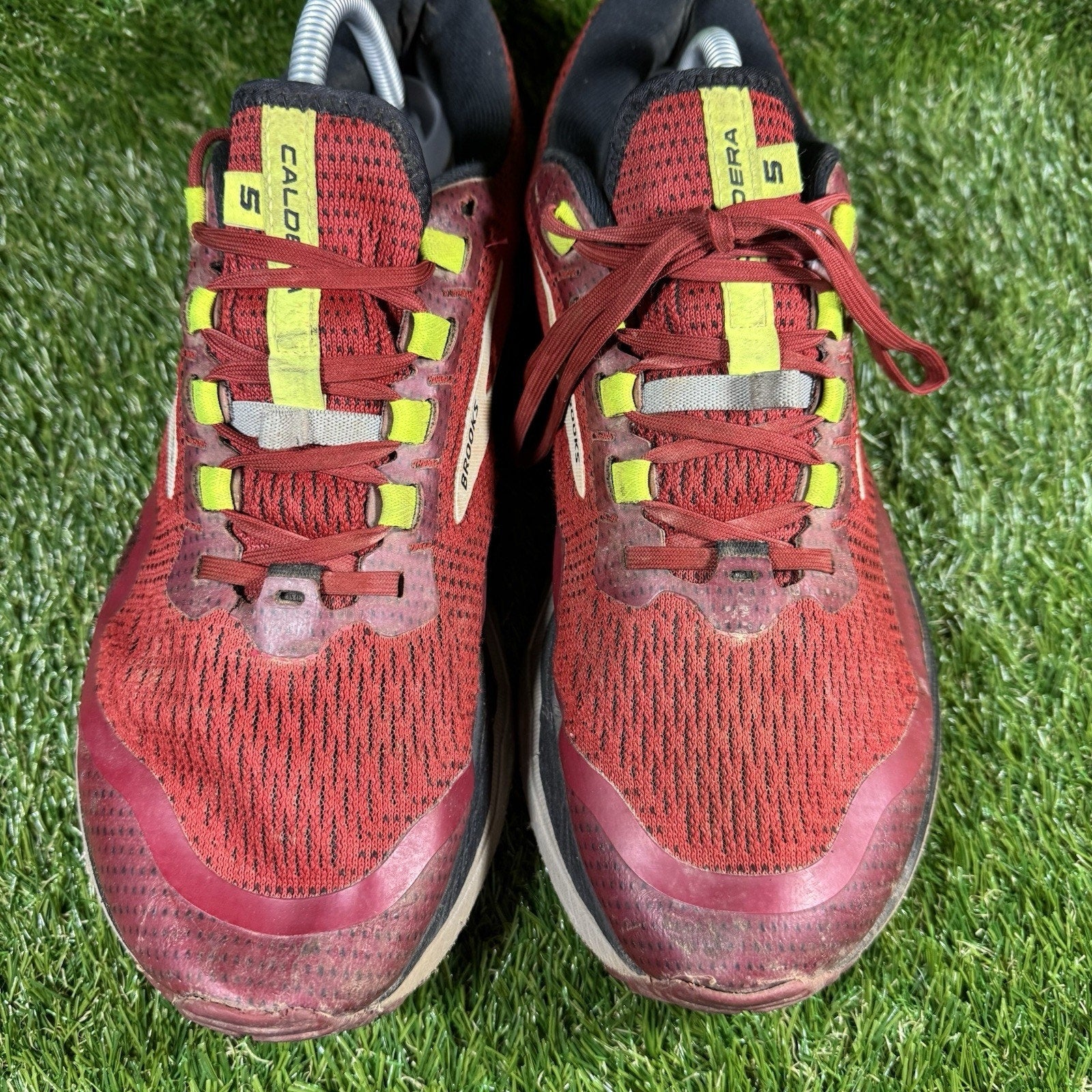 Size 11 - Mens Brooks Caldera 5 Red EUC Running Athletic Trail Shoes