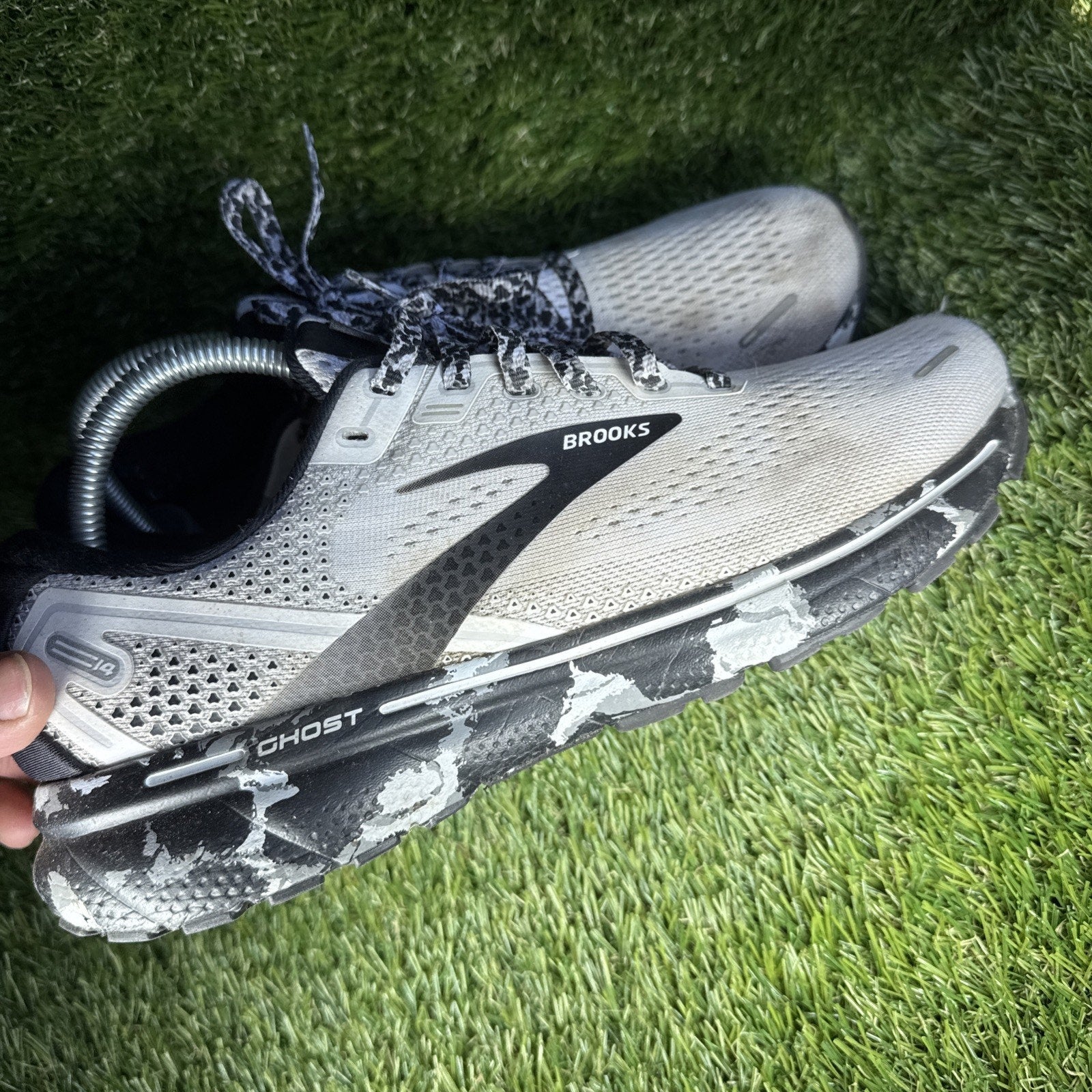 Brooks Ghost 14 Womens Size 9.5 White Black Camo Athletic Running Shoes Sneaker