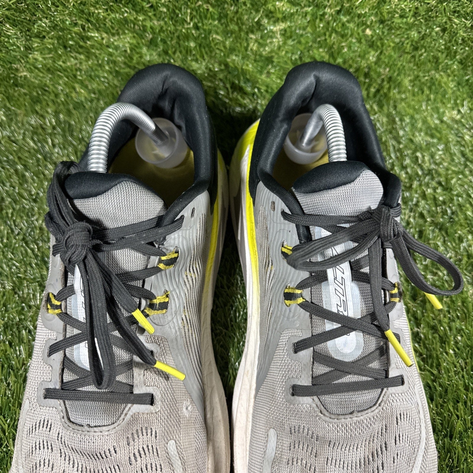 Altra Paradigm 7 Men’s Size 10.5 Gray/ Yellow Running Walking Shoes Sneakers