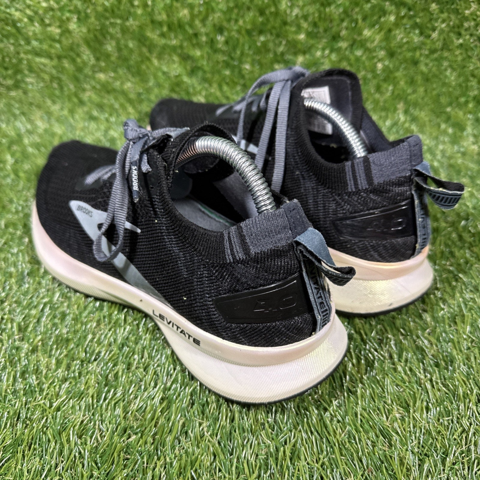 Brooks Shoes Womens 7 B Levitate 4 Athletic Running Sneakers Black Lace Up