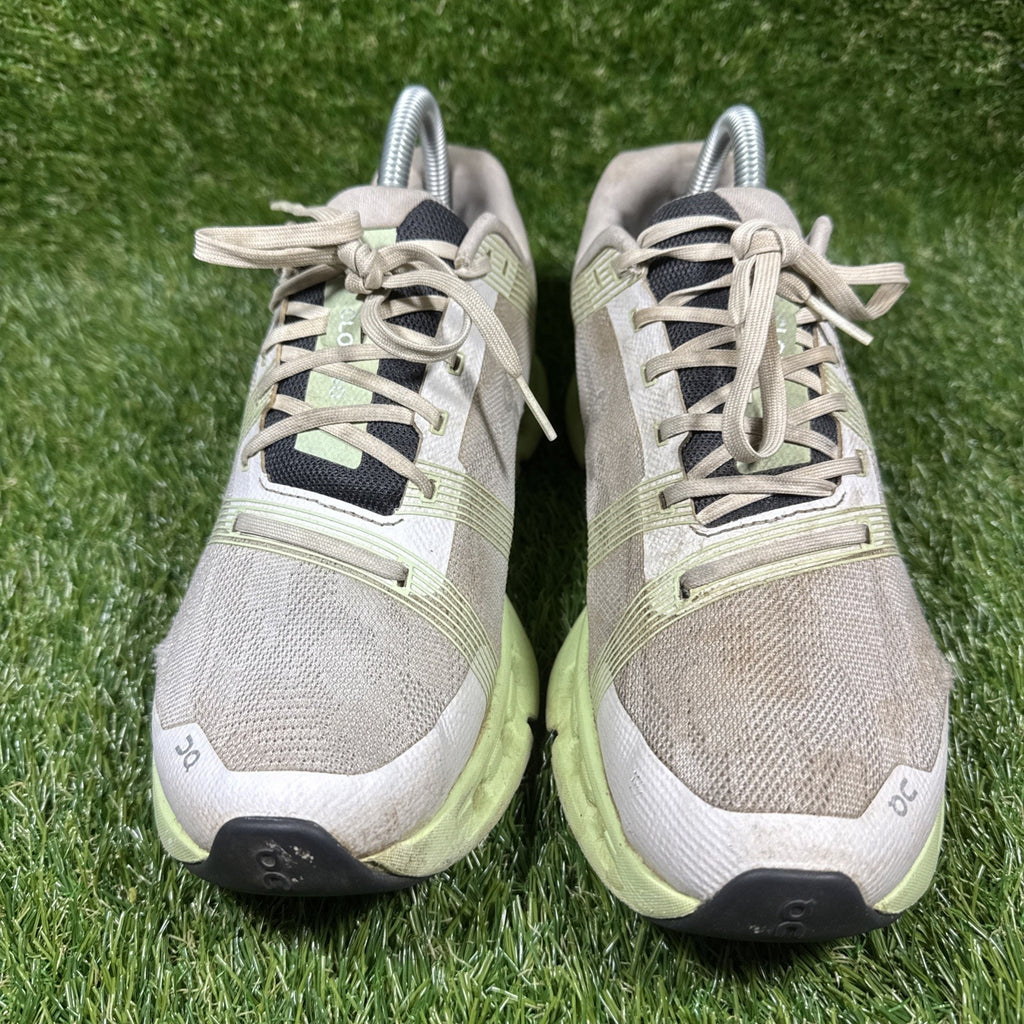 On Cloudgo Women’s 9 Running Walking Shoe Comfort Casual White/Meadow Green