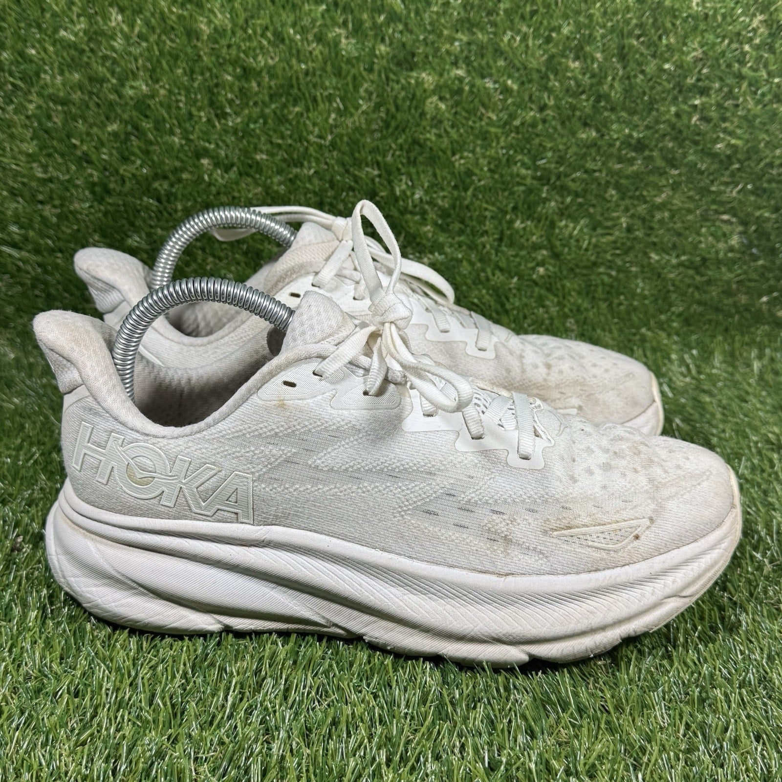 Hoka One One Clifton 9 Womens Size 8B White Athletic Walk Running Shoes Sneakers