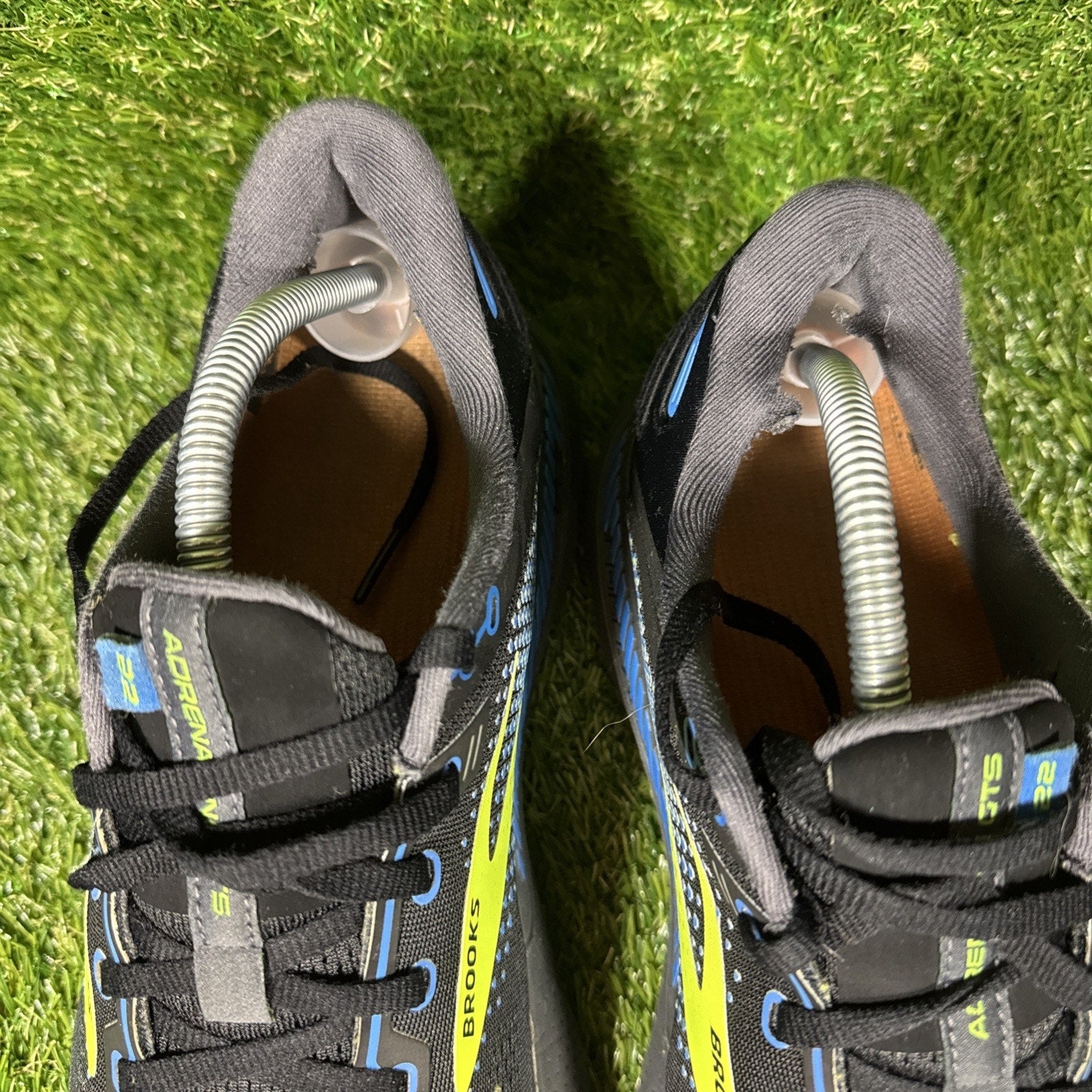 Men’s Brooks Adrenaline GTS 22 Size 12 D Athletic Running Shoes Comfy