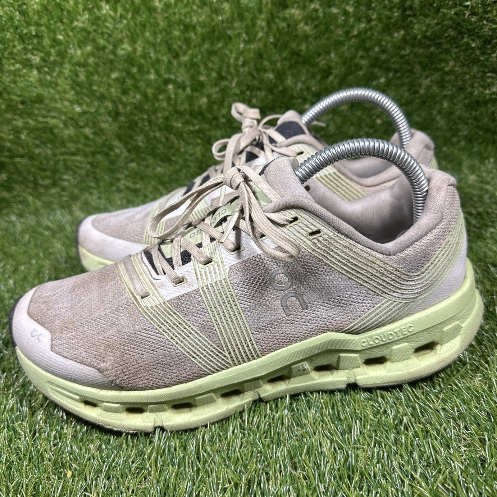 On Cloudgo Women’s 9 Running Walking Shoe Comfort Casual White/Meadow Green