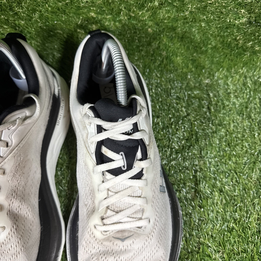 Hoka Bondi 8 Men’s Size 9.5 White Black Gray Running athletic Gym Shoes Trainer