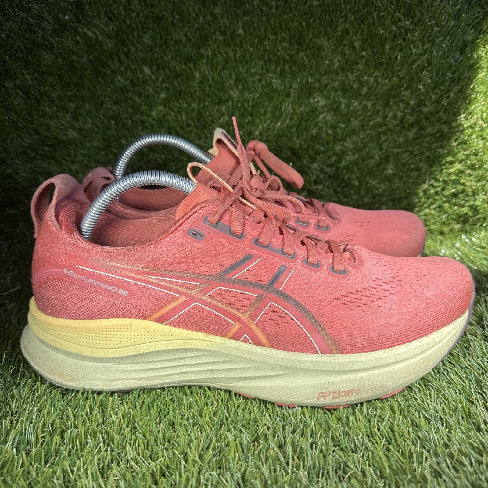 Asics Gel-Kayano 32 Womens Size 11 Pink Beige Athletic Running Shoes Sneakers
