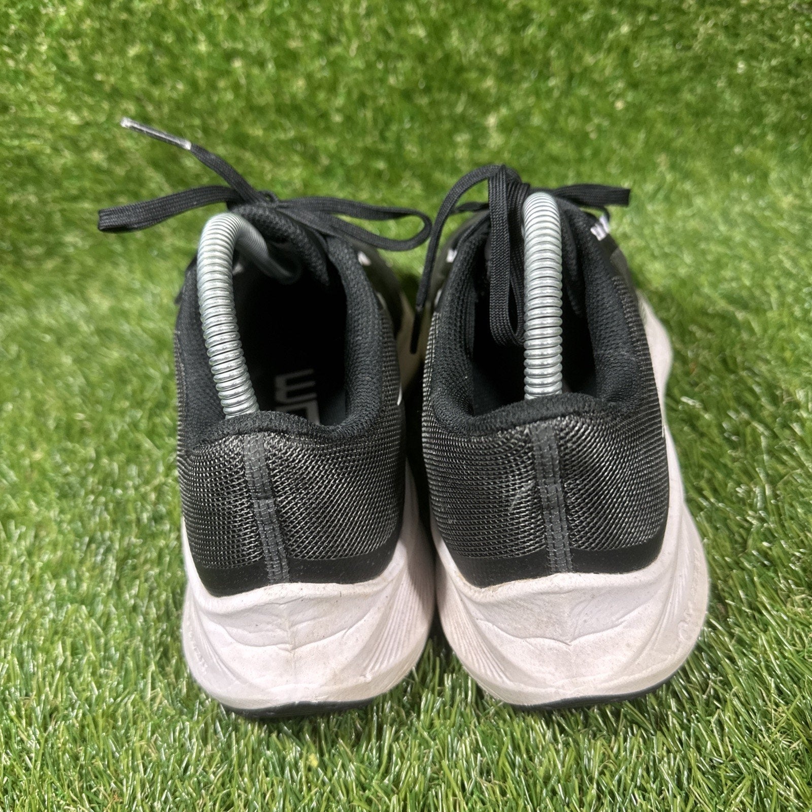 Nike Zoom Winflo 8 Women's Running Walking Shoes Black White Size 8 CW3421-005