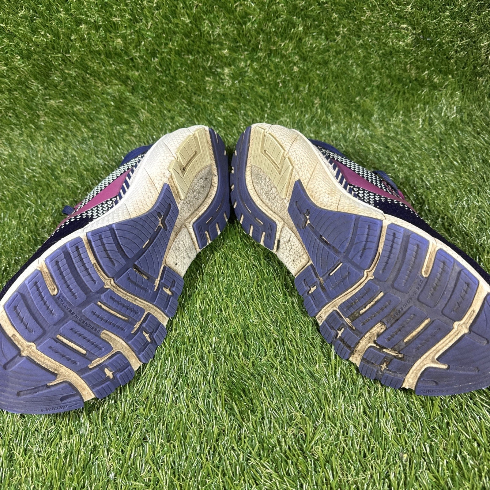 Brooks Adrenaline GTS 22 Running Shoes Black/Purple/Coral US Women’s 7 Great!