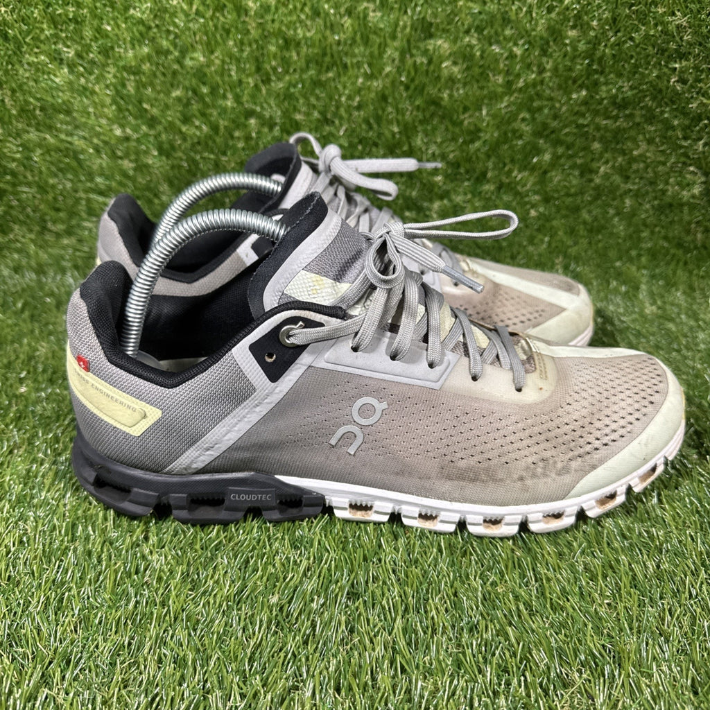 On Cloud Cloudflow Men's size 10 Alloy Magnet Running Training Shoes USED