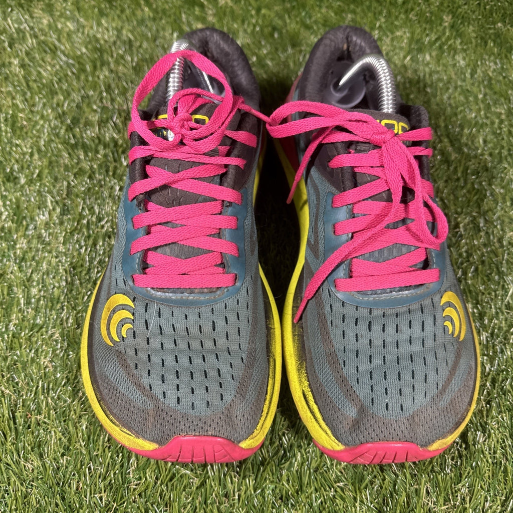 Topo Athletic Ultrafly 3 Womens Size 6.5 Shoes Emerald Fuchsia Running Sneakers