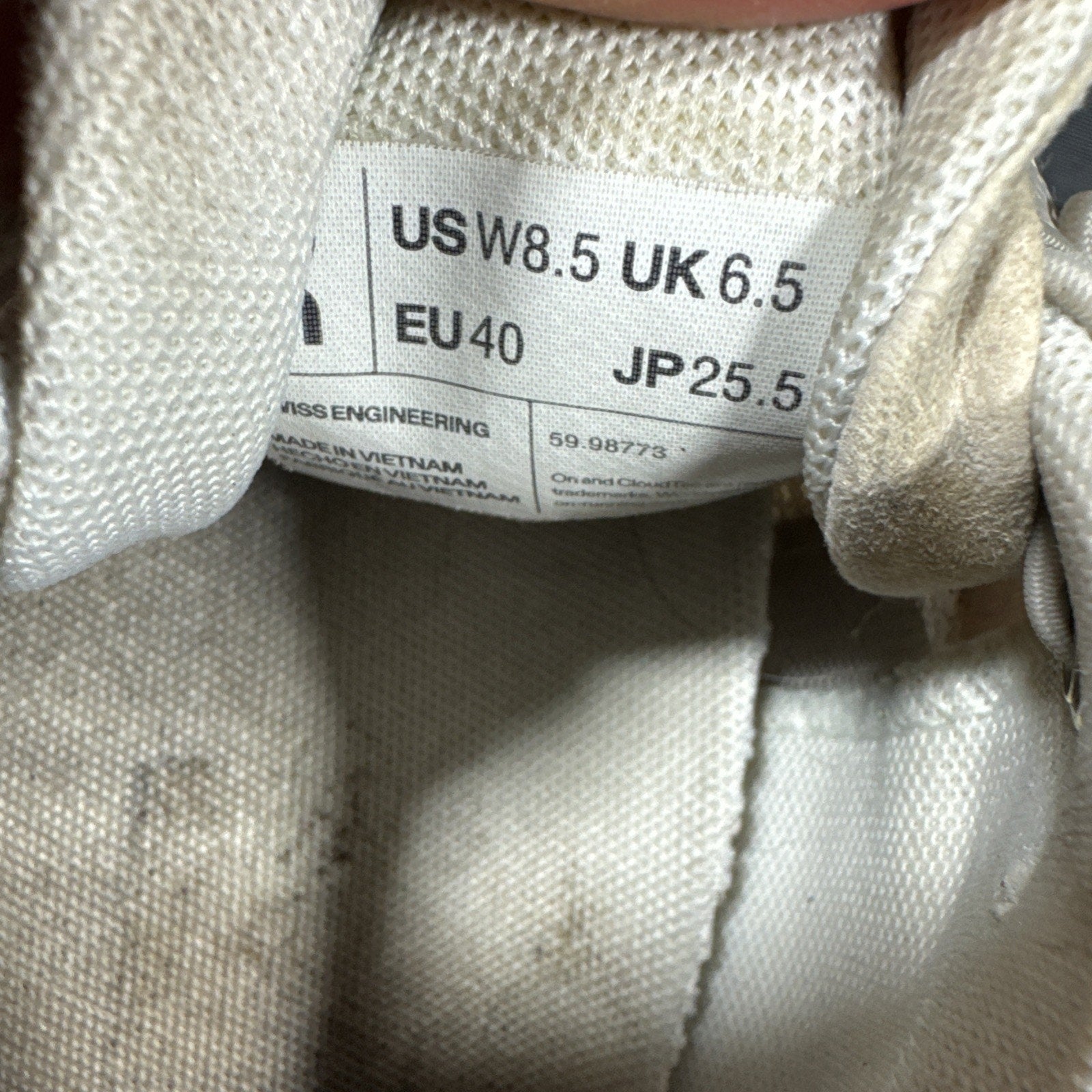 On Cloud 5 Running Shoes Sneakers Womens Size 8.5 Pearl White 59.98773