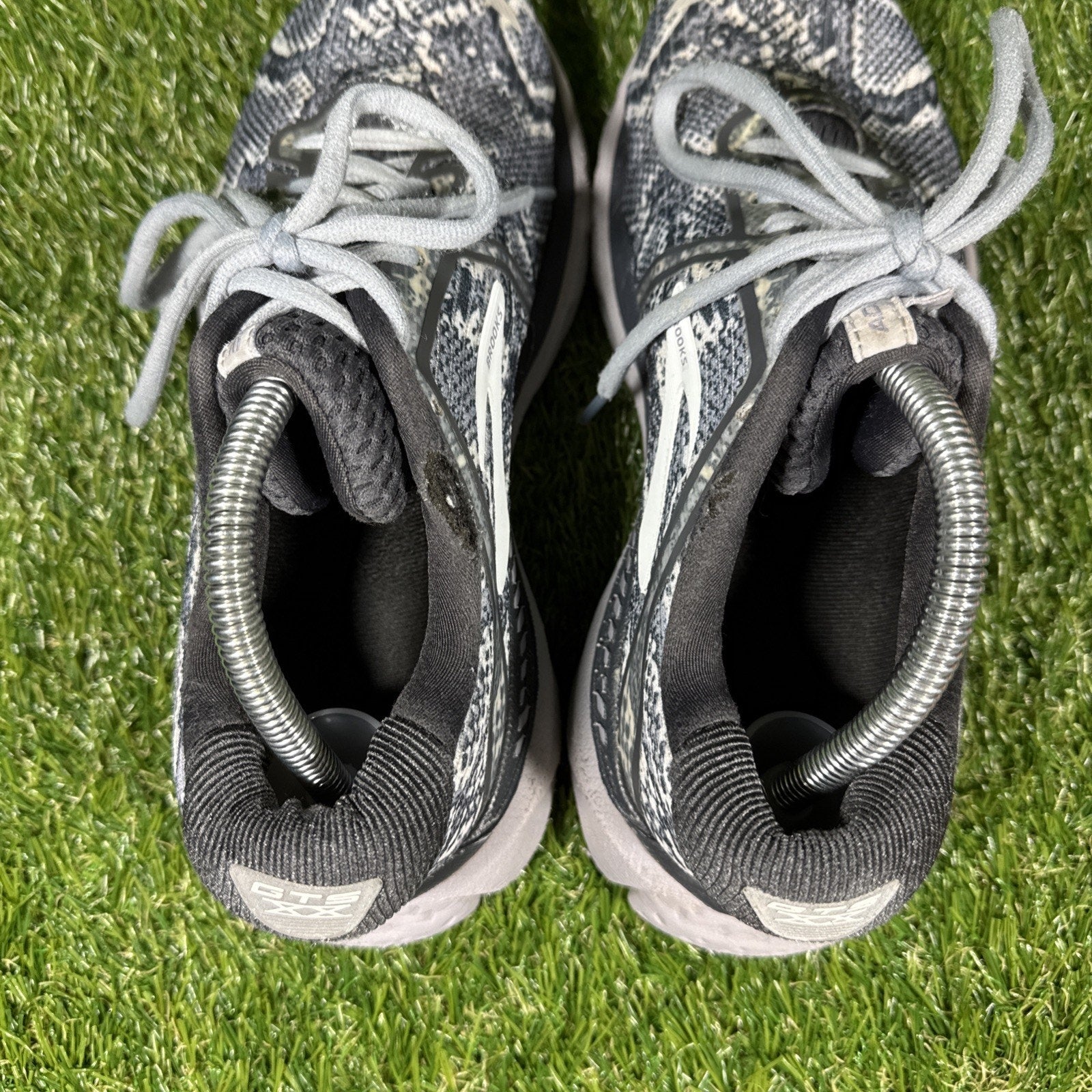 Brooks Shoes Womens 8 Gray Adrenaline GTS 20 Running Sneakers 1202961B071 Flaws