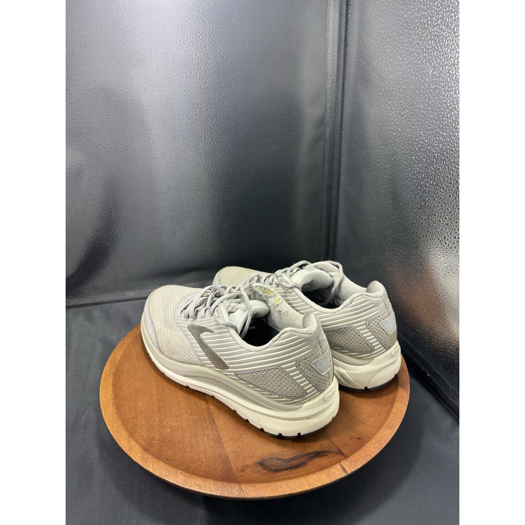 Women’s Brooks Addiction Walker Shoes Size 9 Gray 1203081B007 EUC