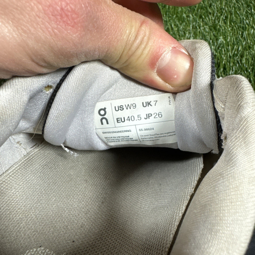 On Cloudgo Women’s 9 Running Walking Shoe Comfort Casual White/Meadow Green